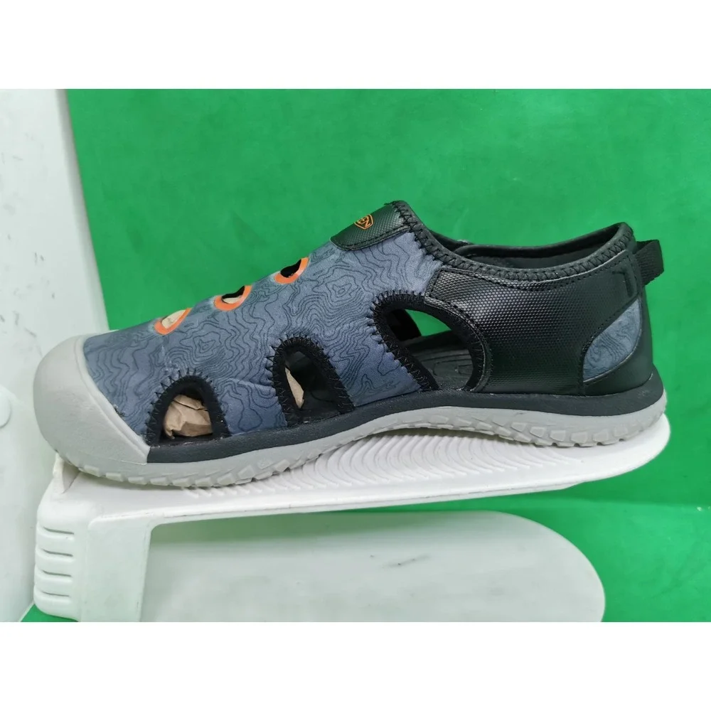 KEEN Stingray Closed Toe Sandals Black/Safety Orange Youth/ Men's Size 6